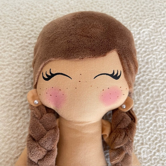 Mini Poupette brune - Poupée artisanale - Robe jaune