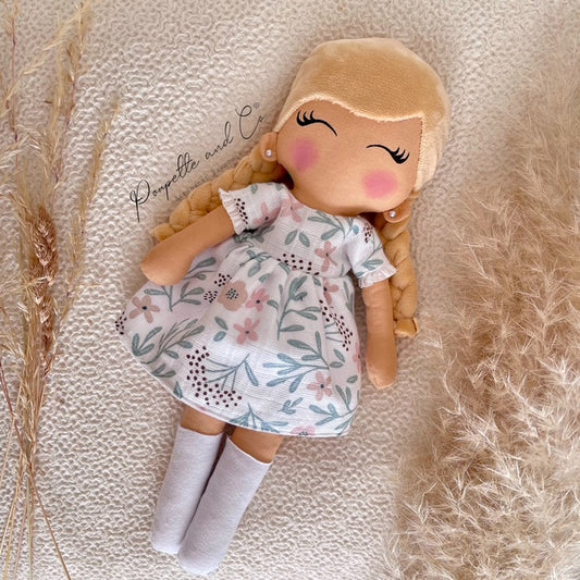 Mini Poupette blonde - Poupée artisanale - Robe à fleurs