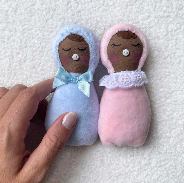 Baby et son écharpe de portage