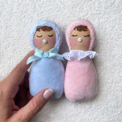 Baby et son écharpe de portage