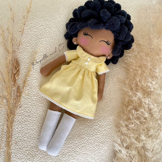 Mini Poupette afro - Poupée noire artisanale - Robe jaune