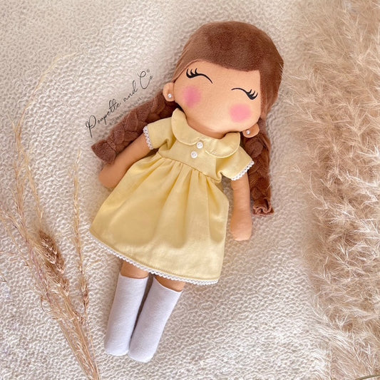 Mini Poupette brune - Poupée artisanale - Robe jaune