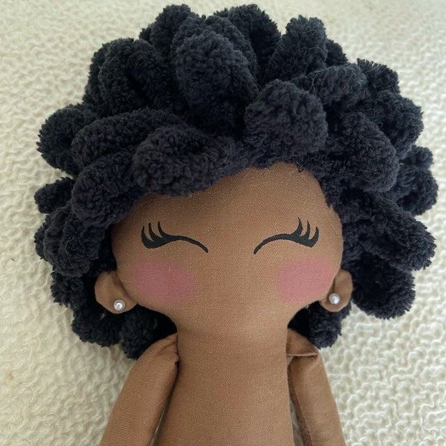 Mini Poupette afro - Poupée noire artisanale - Robe jean bleu